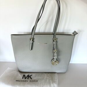 Michael Kors Large Sheila Tote Bag Grey
